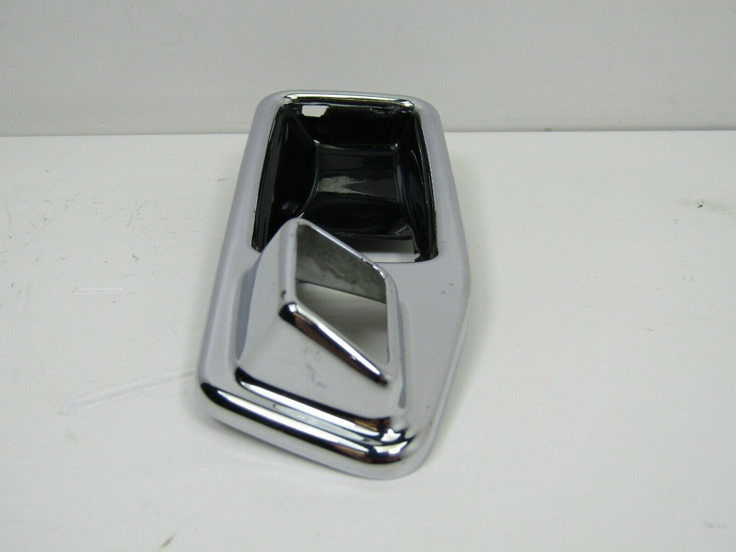 2101 Mercedes-Benz W116 350SE Door Handle Chrome Trim Front Left 1167660111