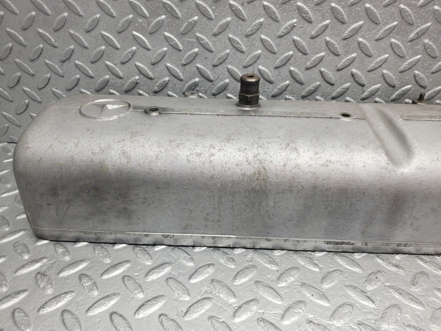 W112 cylinder head cover used OEM