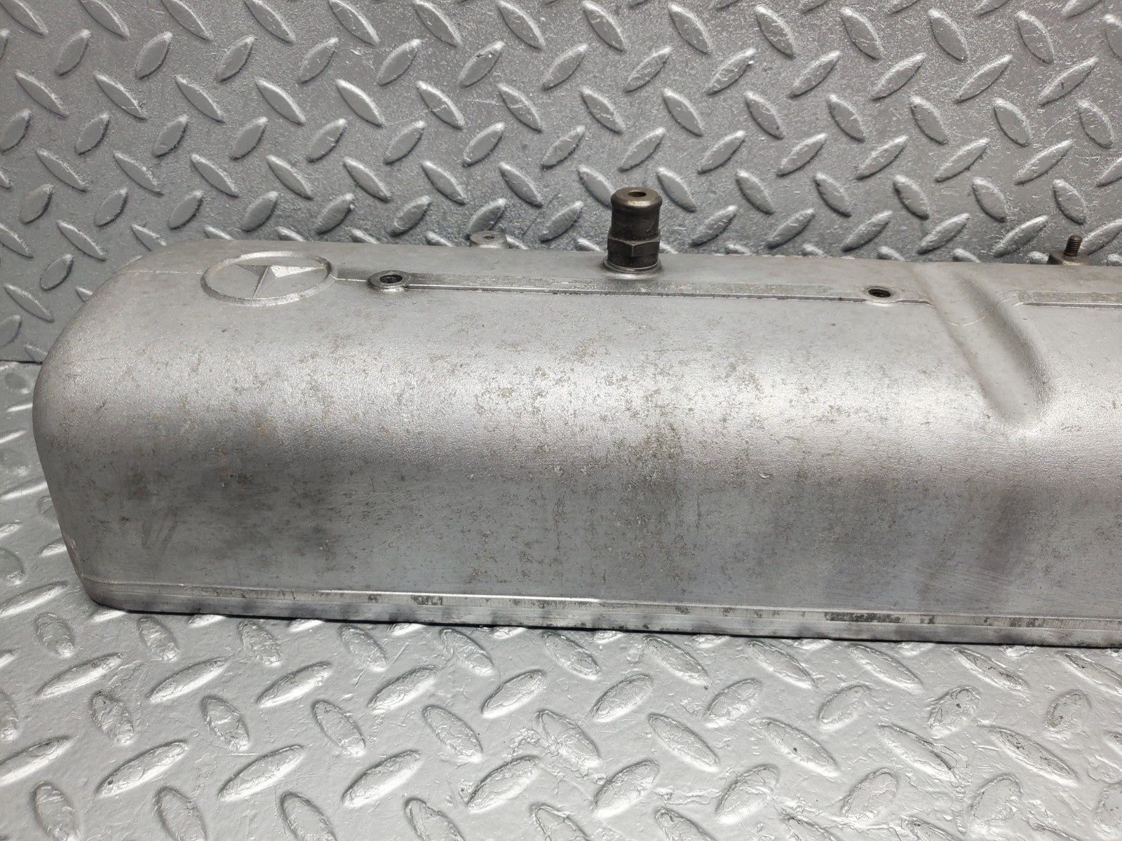 W112 cylinder head cover used OEM