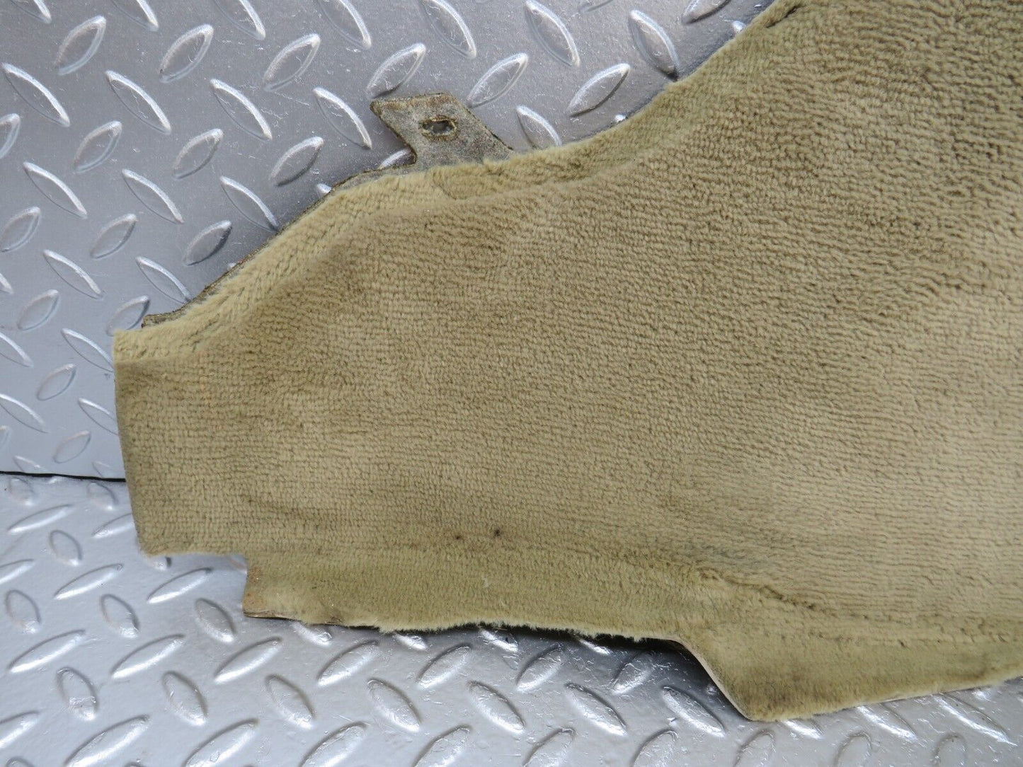 34156 Mercedes-Benz W124 260E Centre Console Carpet Right Side Beige