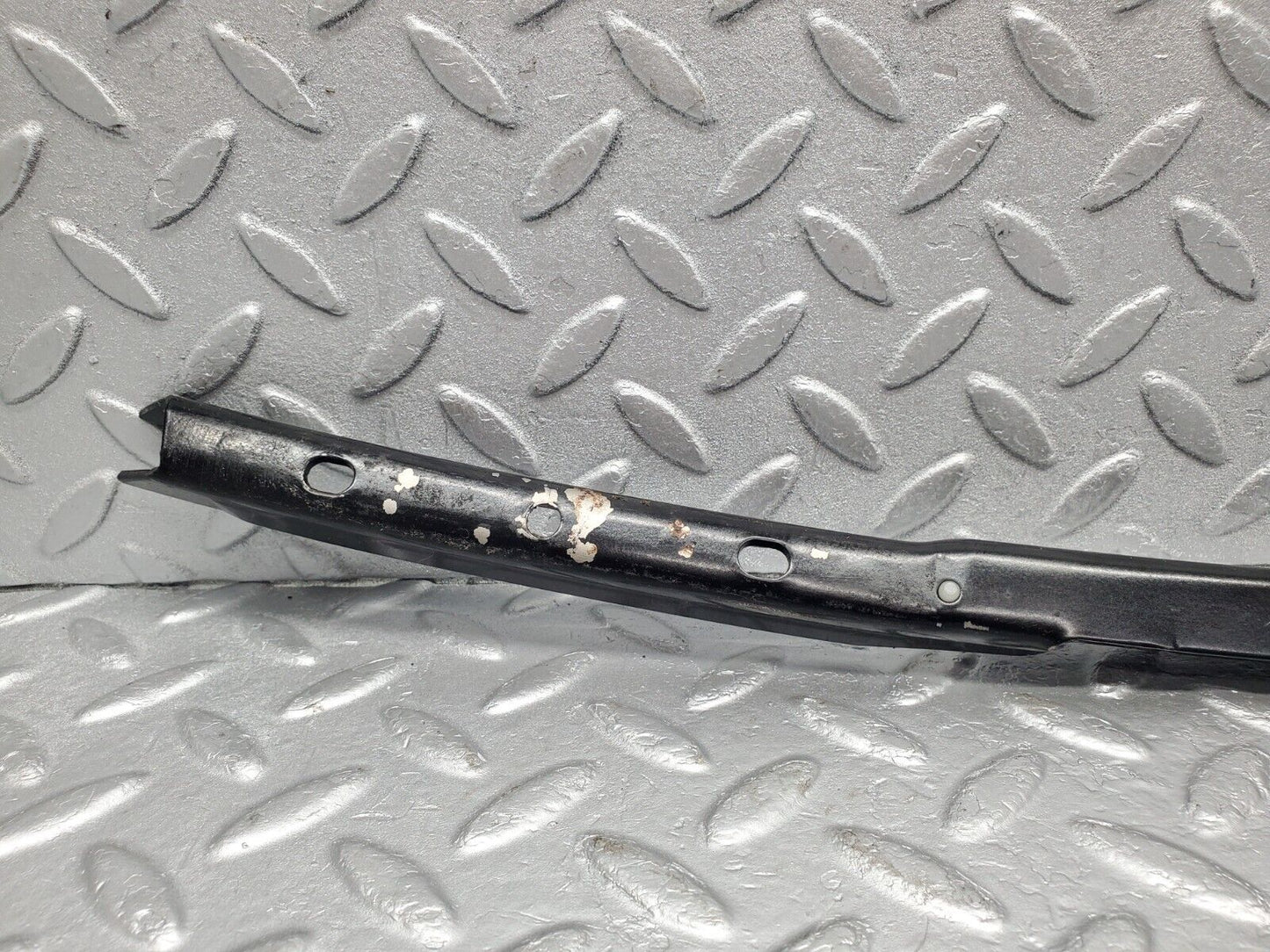 46763 Mercedes-Benz R129 320SL Coupe Front Right Window Channel