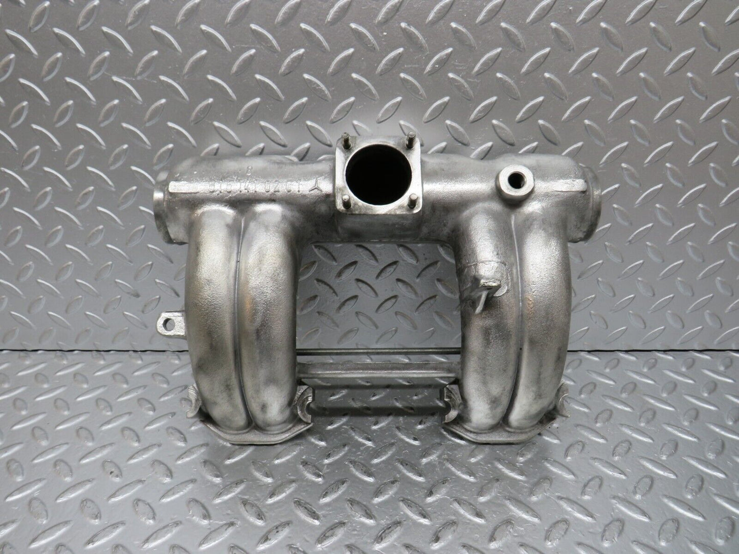 31142 Mercedes-Benz W123 200D Wagon Intake Manifold 6151410201