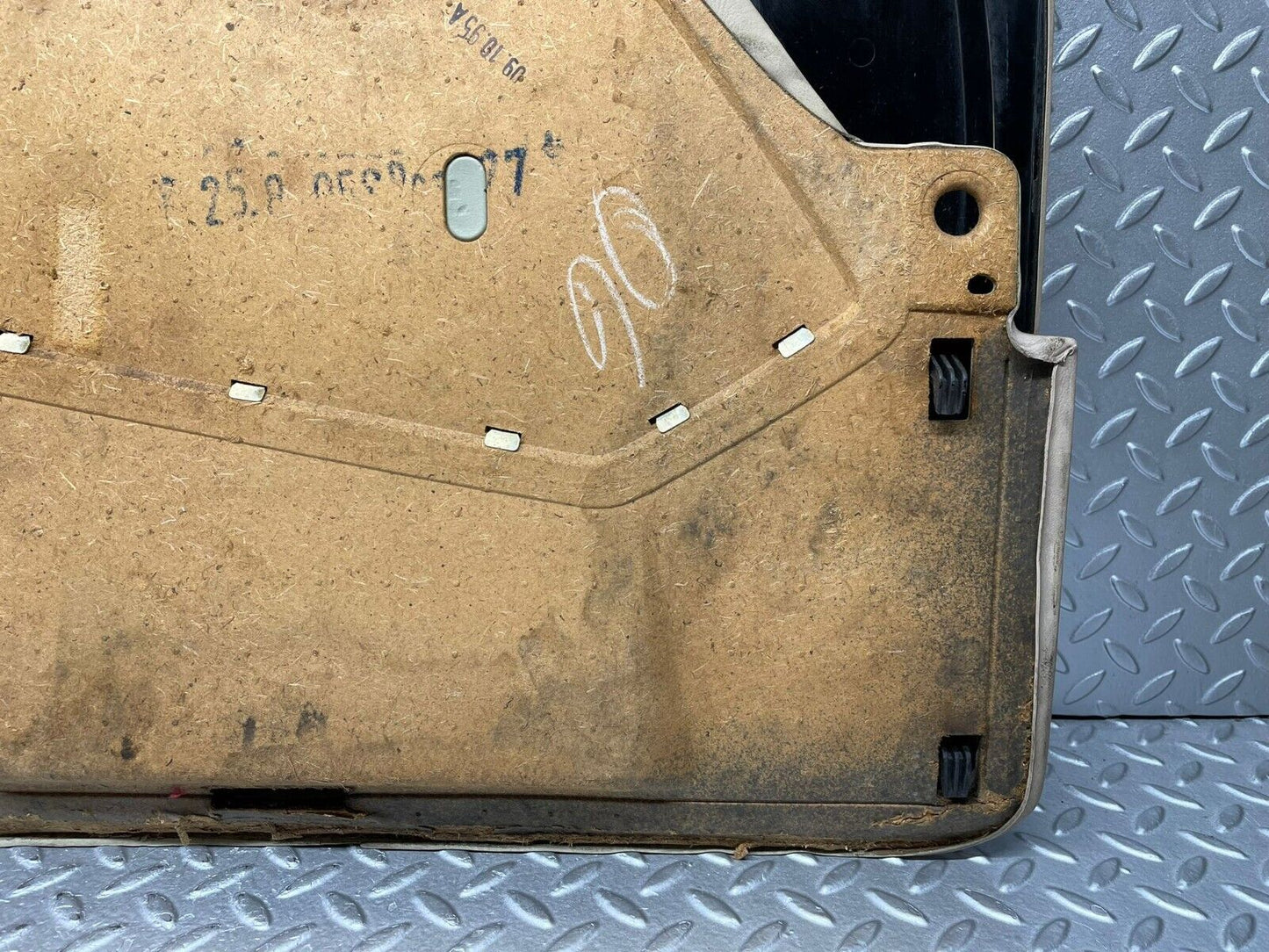 28944 Mercedes-Benz C124 320CE Front Right Door Card Beige 1247273270