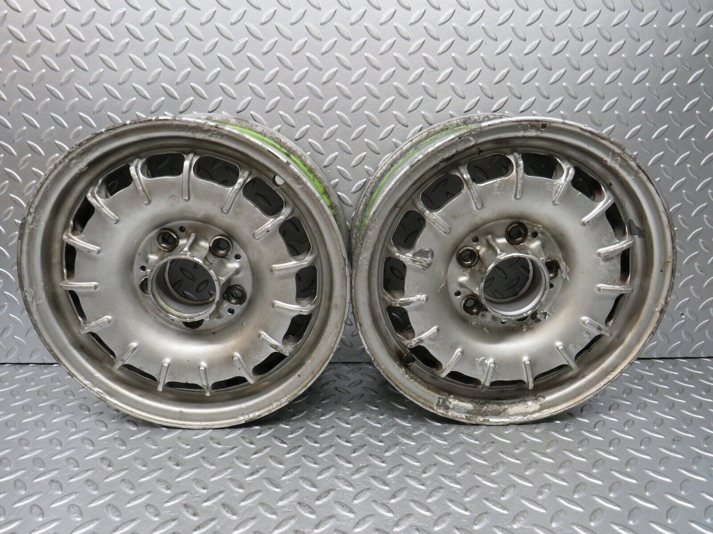 29620 Mercedes-Benz W123 Alloy Wheel Set Mexican Hat 5.5Jx14H2 ET30 1234001702