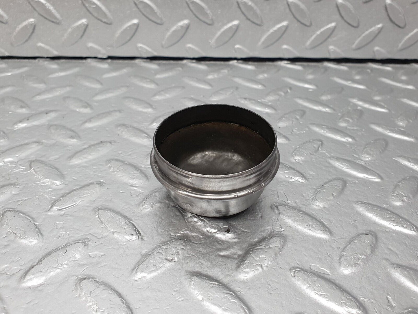 43238 Mercedes-Benz W108 280SE Wheel Hub Locking Cap