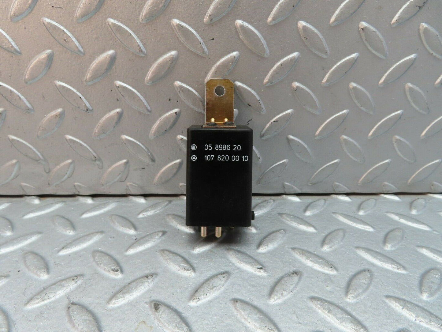 9575 Mercedes-Benz C123 280CE Coupe Rear Heated Window Relay 1078200010