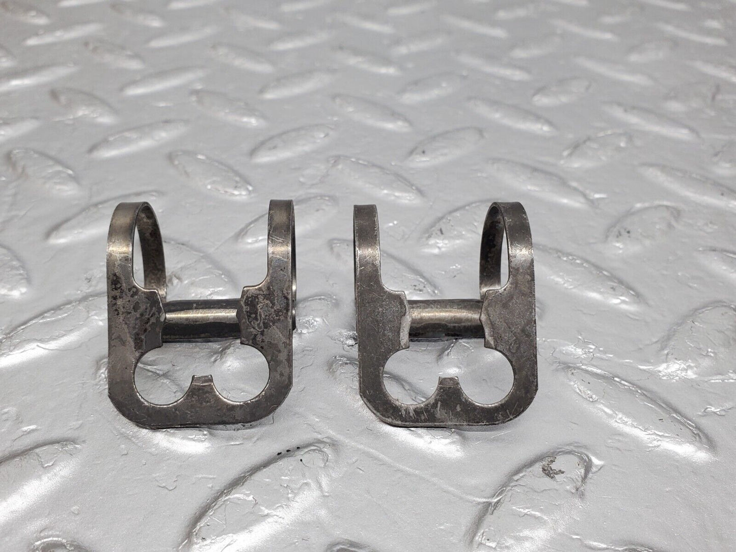 45475 Mercedes-Benz 280E M110.988 Valve Rocker Arm With Retaining Spring