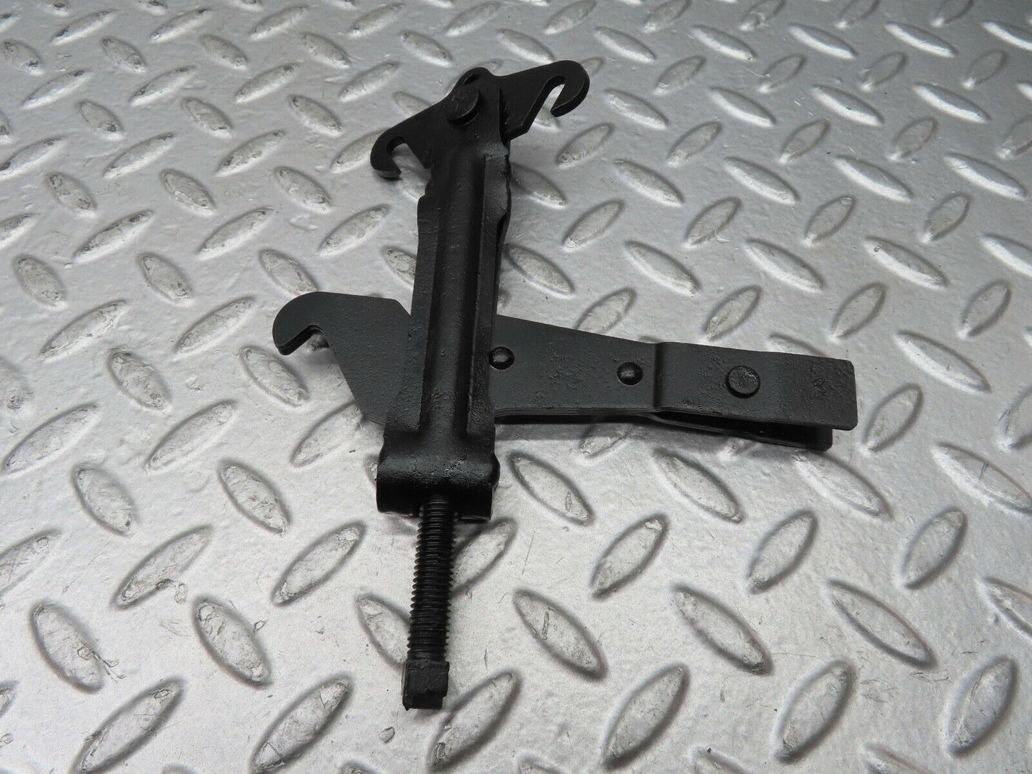 21026 Mercedes-Benz W114 250CE Coupe Handbrake Regulator