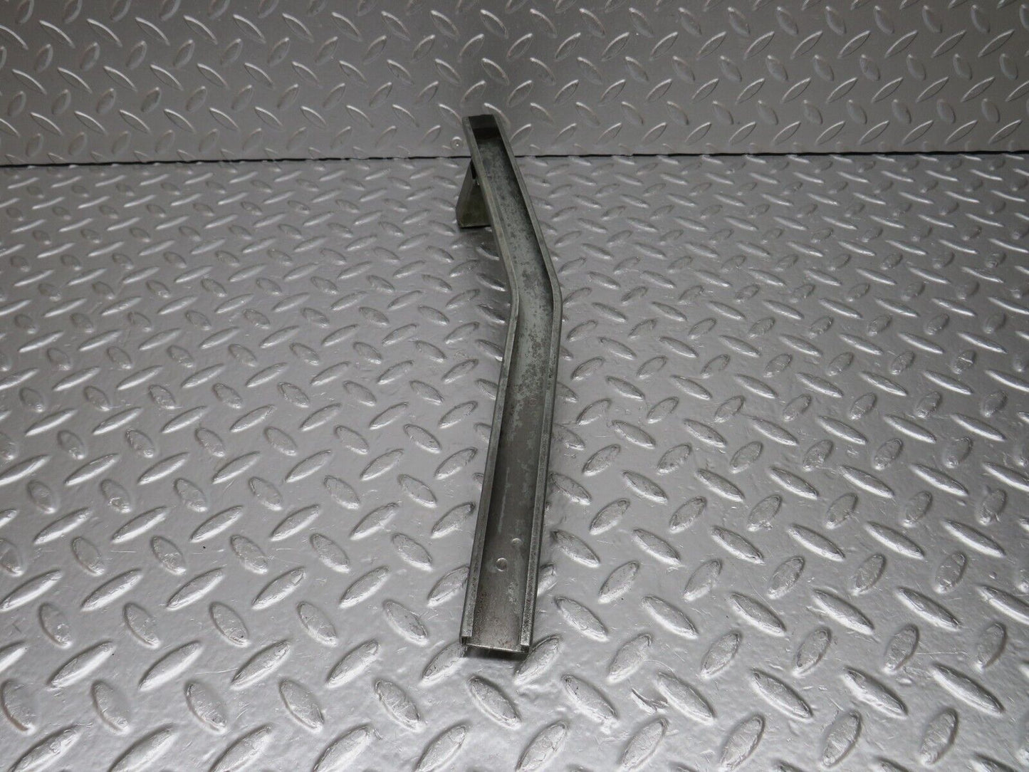 0755 Mercedes-Benz C107 350SLC Coupe Rear Right Window Channel