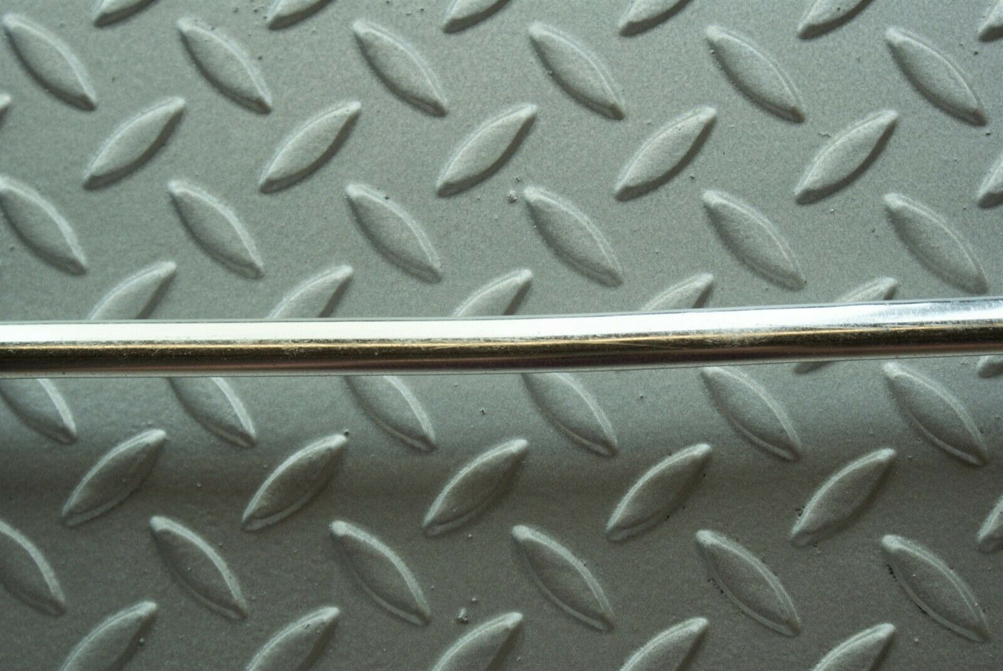 3312 Mercedes-Benz S123 200T Wagon Front Windscreen Chrome