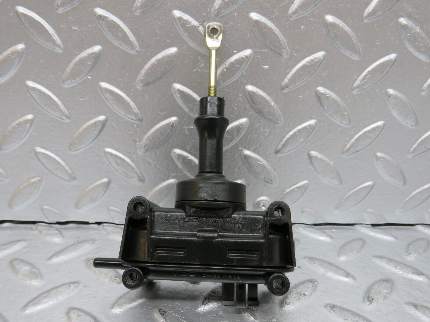 29378 Mercedes-Benz W124 230E Door Lock Vacuum Actuator Rear Right 0008007975