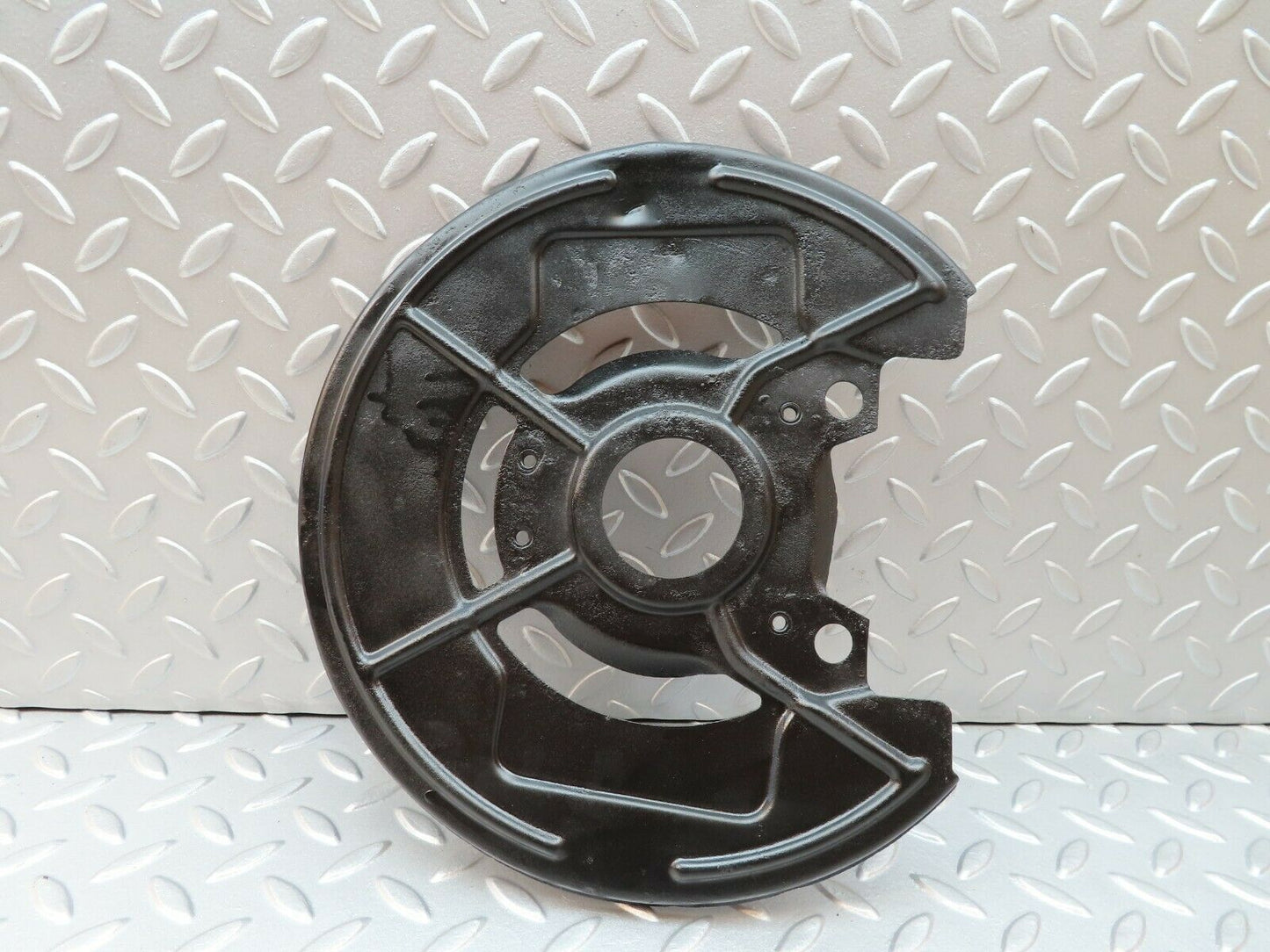3458 Mercedes-Benz W108 280SE Front Brake Disc Protection Plate