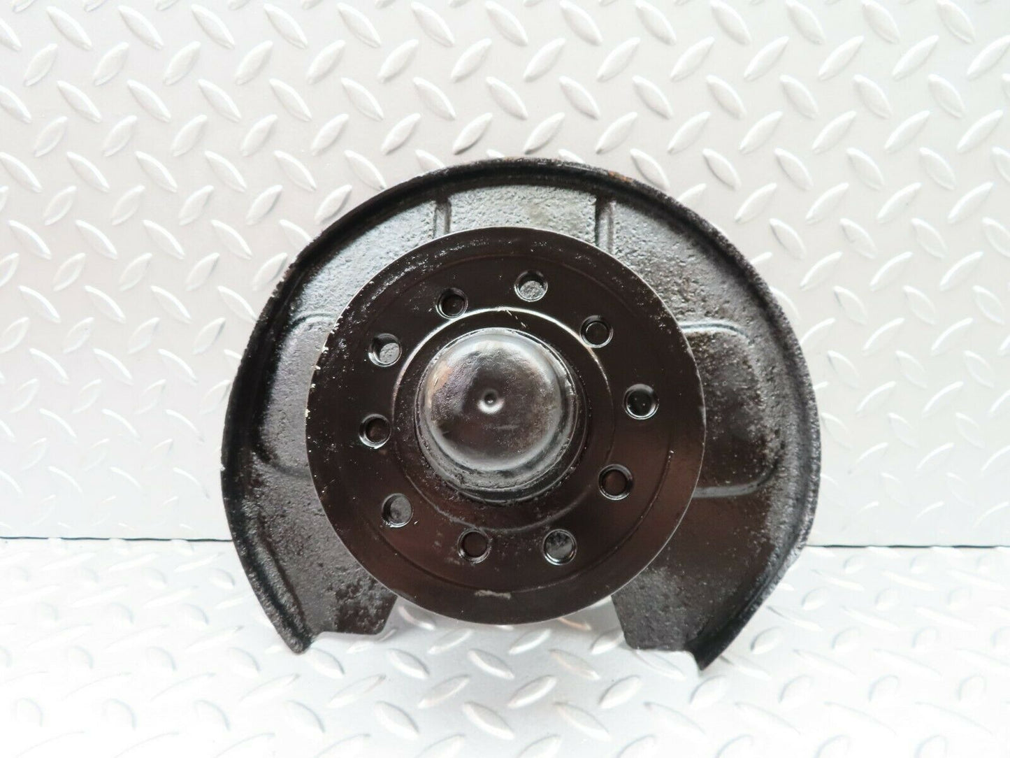 5522 Mercedes-Benz W114 280CE Front Right Wheel Hub