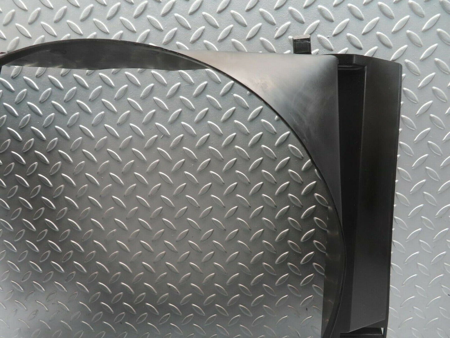 11542 Mercedes-Benz C123 230CE Coupe Radiator Fan Shroud Fan Cover 1235052055