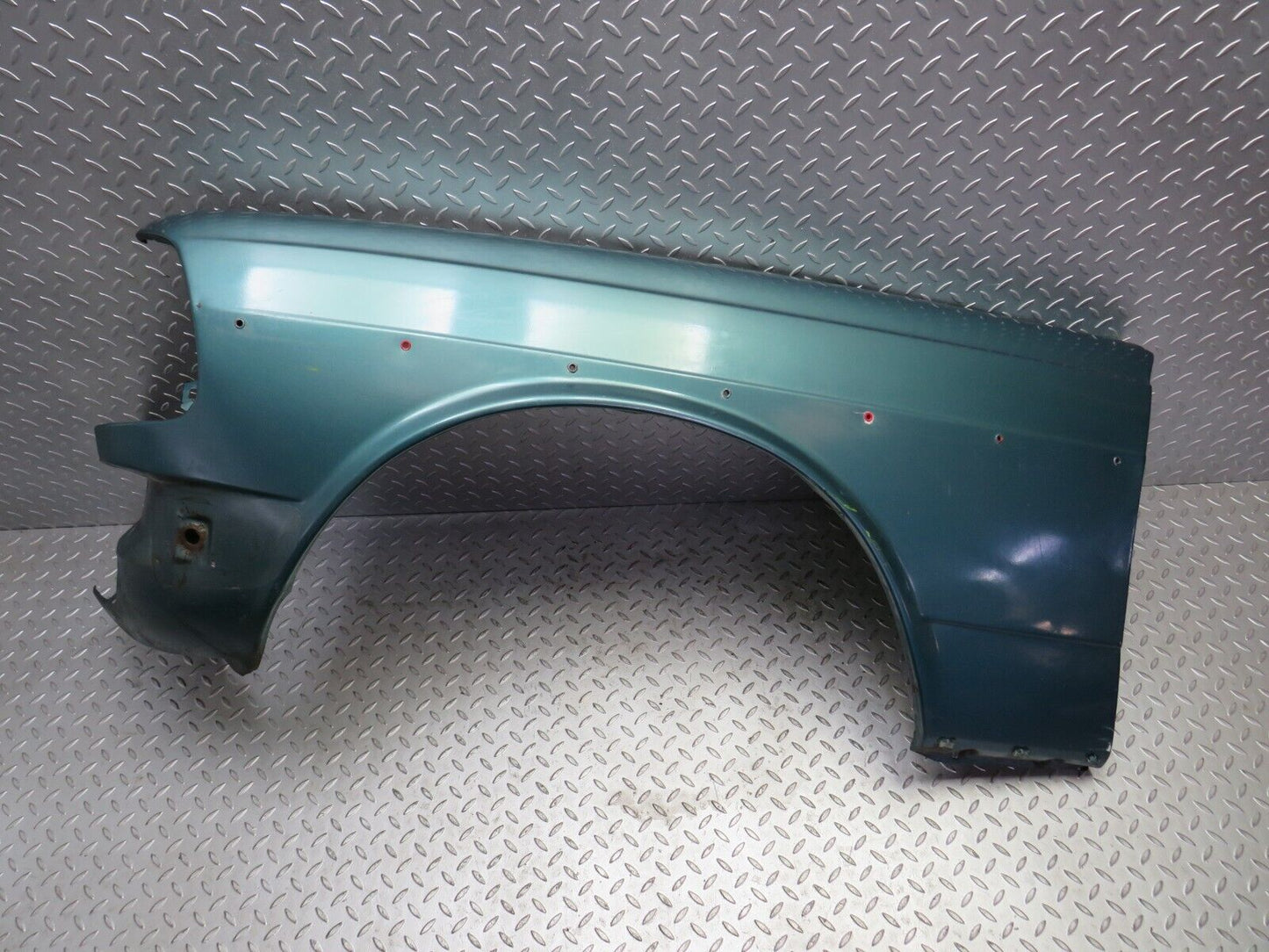 29796 Mercedes-Benz W123 230E Front Left Wing Fender