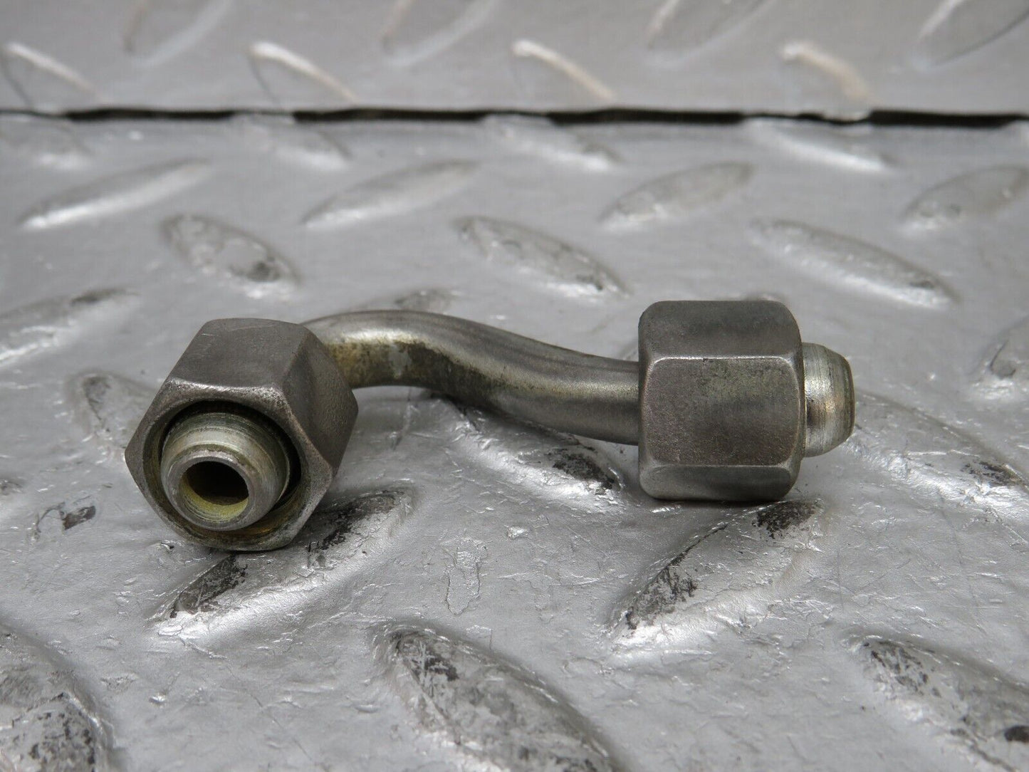 32720 Mercedes-Benz S124 300TE Wagon Fuel Hose Pipe