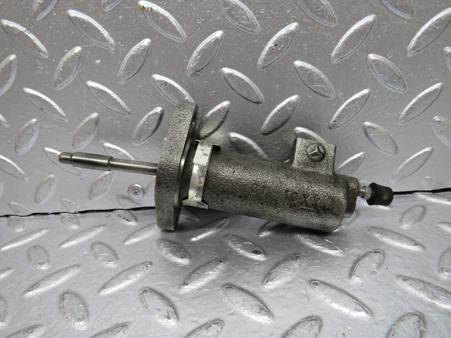 30615 Mercedes-Benz W201 190E 2.0L Clutch Slave Cylinder Fag 2012900011