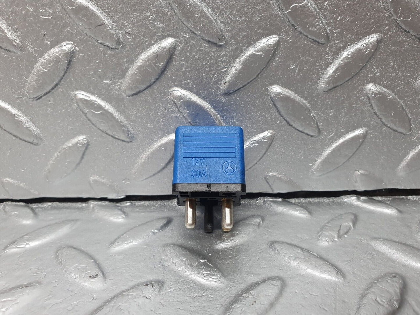 42249 Mercedes-Benz R129 320SL Coupe Multi Purpose Relay 0015429919