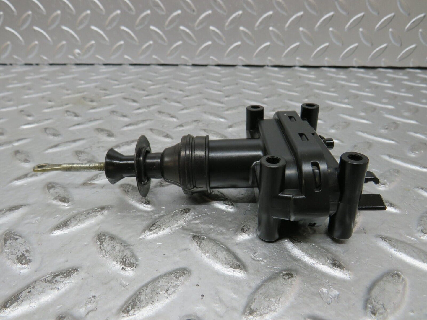 27496 Mercedes-Benz S124 300TE Wagon Door Lock Vacuum Actuator Rear Right
