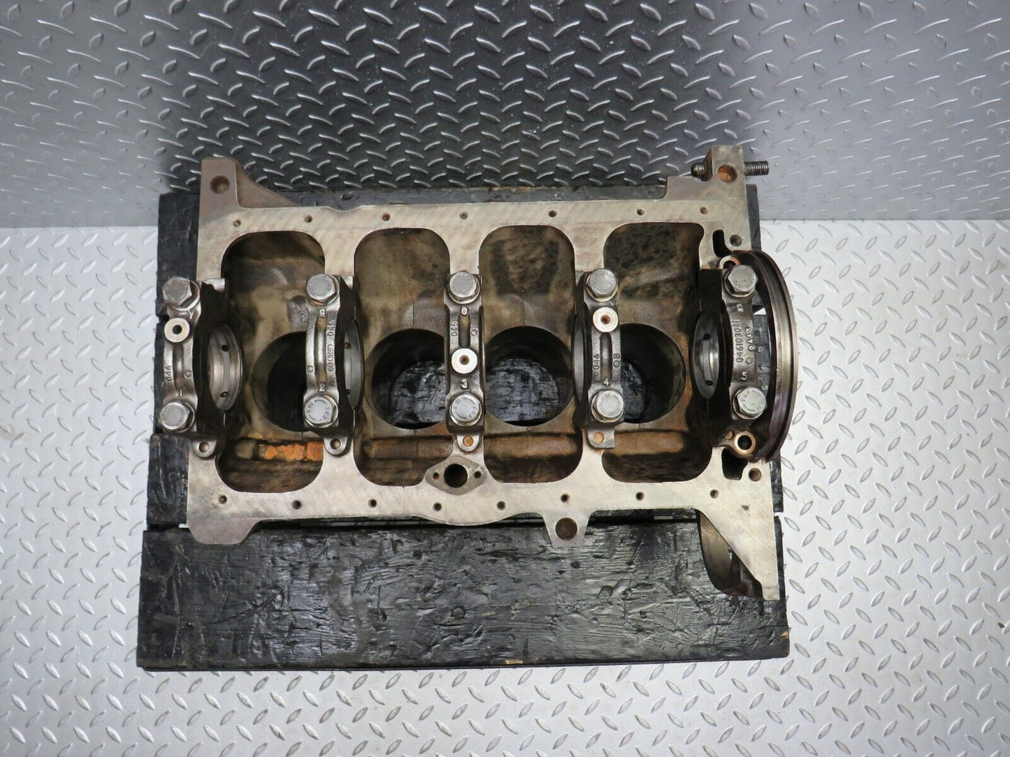 30192 Porsche 924 Engine Block 046103021