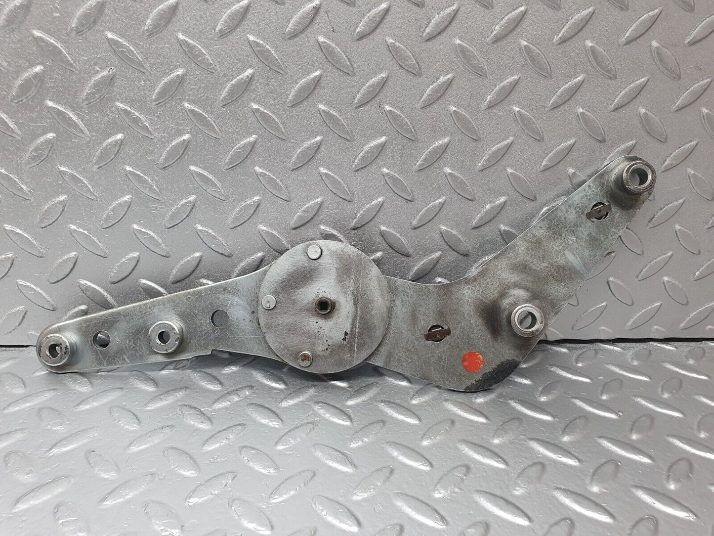 43331 Mercedes-Benz W108 280SE Front Right Seat Hinge Pair With Rod 0009106586 0009106485