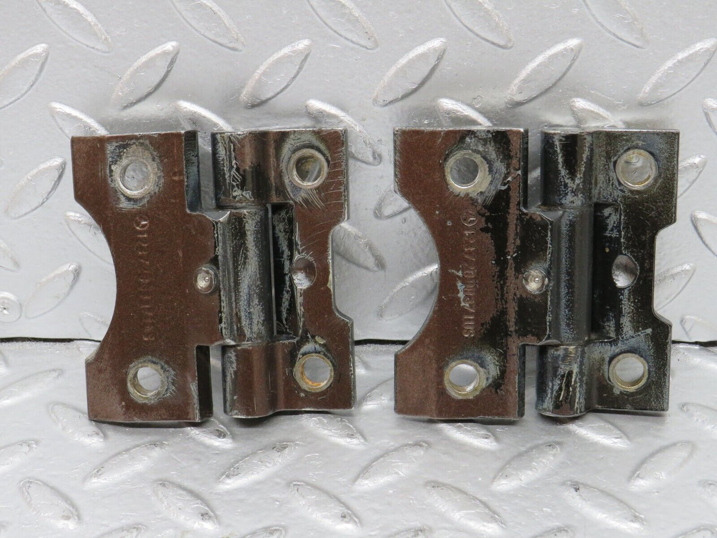 34321 Mercedes-Benz C126 380SEC Coupe Door Hinge Pair 1237200037