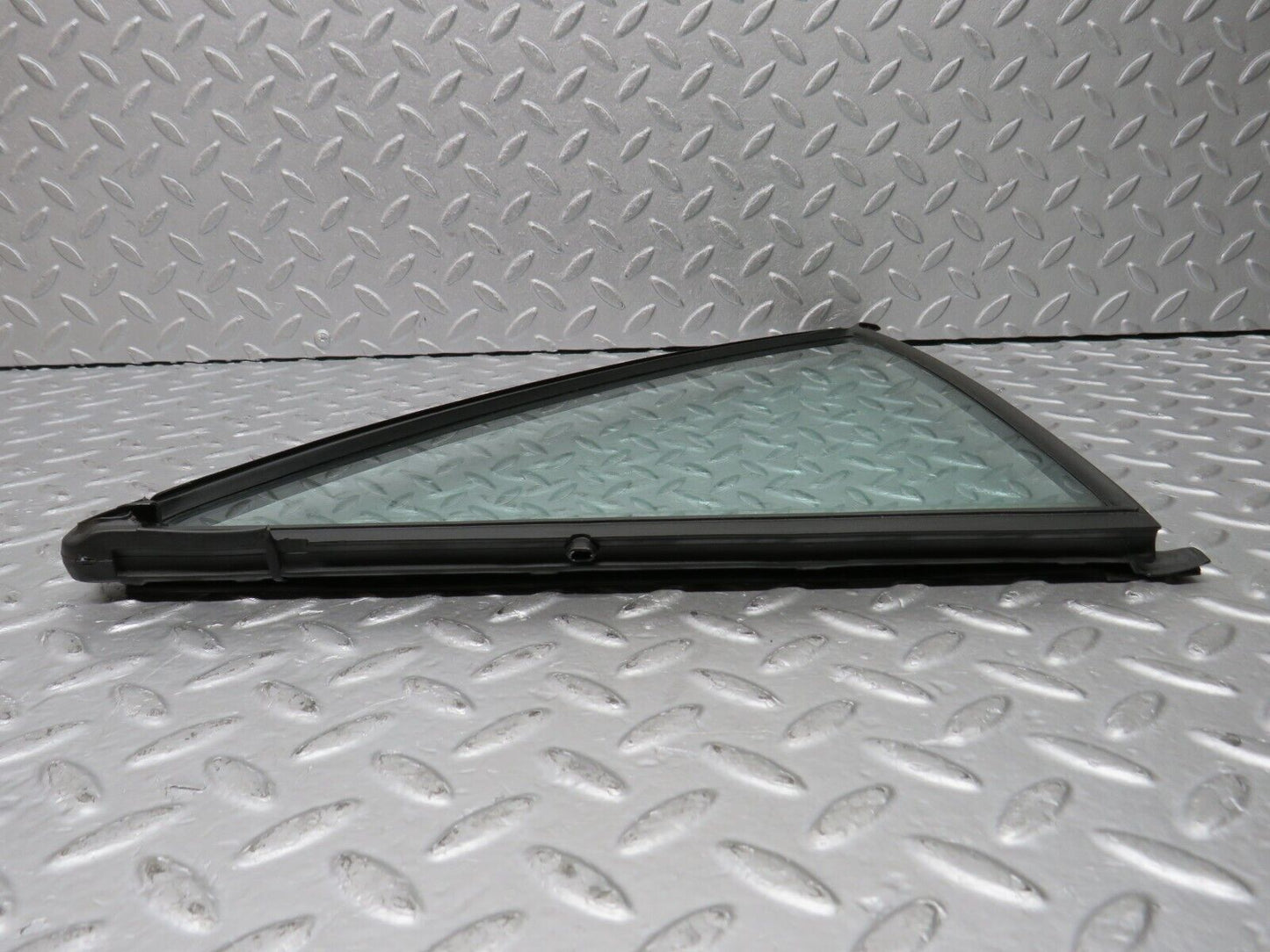 39068 Mercedes-Benz W201 190E Rear Right Quarter Window Glass 2017350624