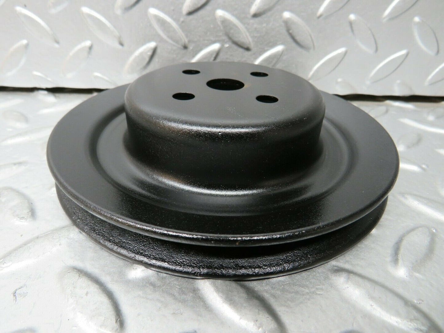 23517 Mercedes-Benz W114 280E Water Pump Pulley