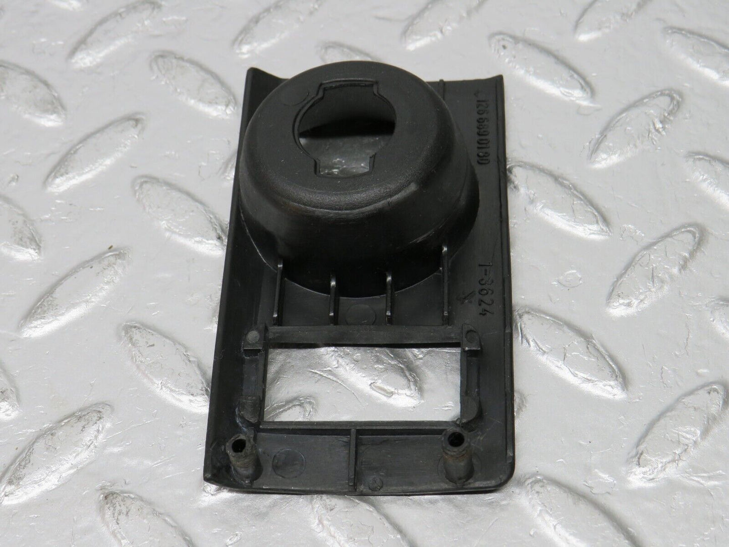 34351 Mercedes-Benz C126 380SEC Headlight Switch Cover Trim Surround 126689018