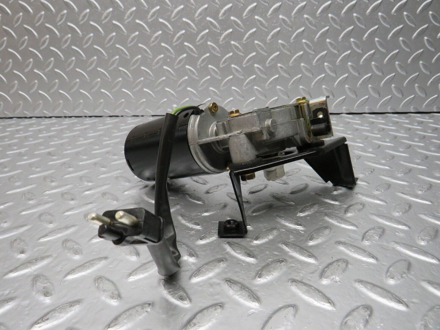 30672 Mercedes-Benz W201 190E Sunroof Motor Bosch with Relay 0390251699