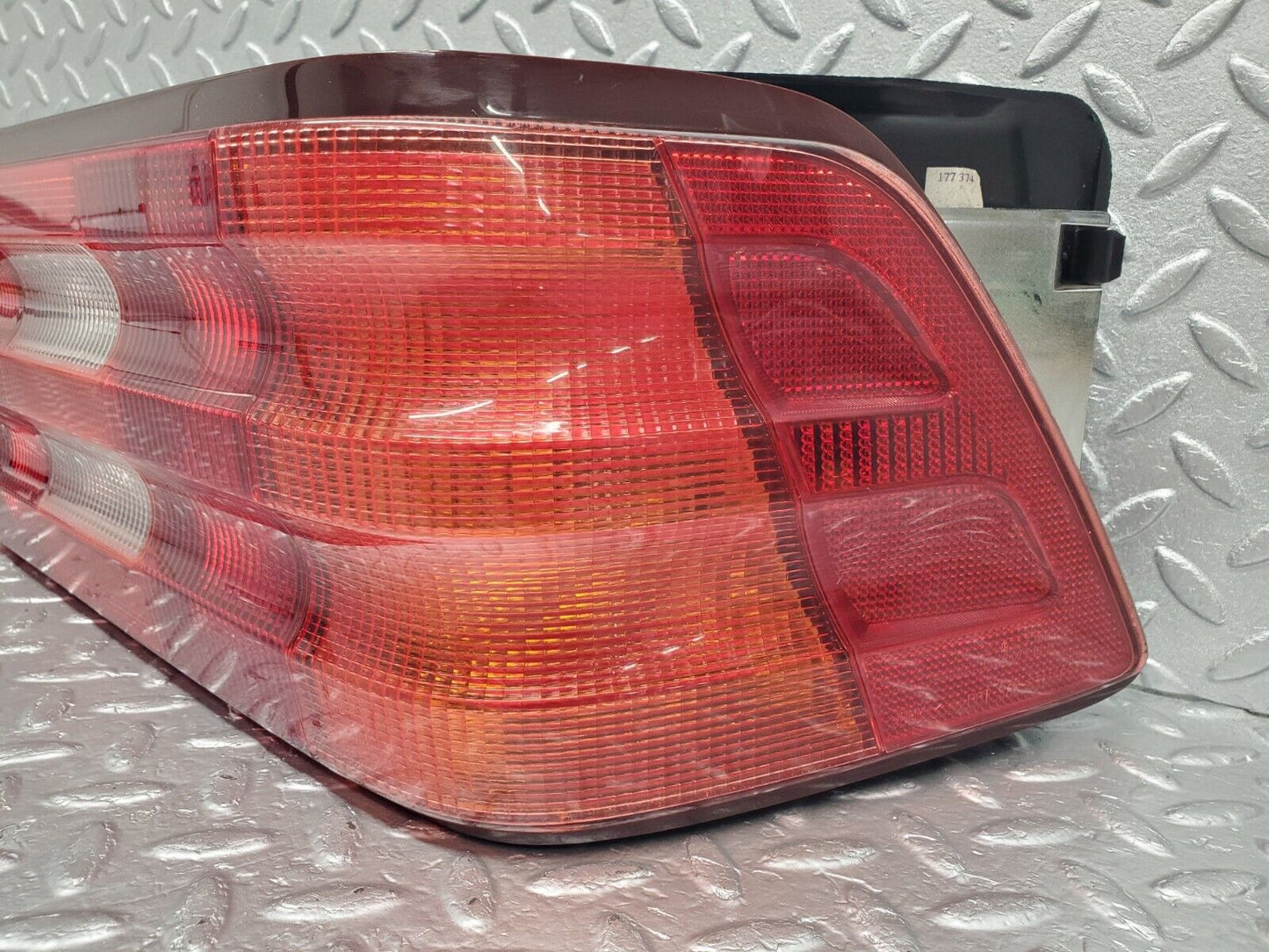46859 Mercedes-Benz R129 320SL Coupe Tail Light Right Side 1298203864