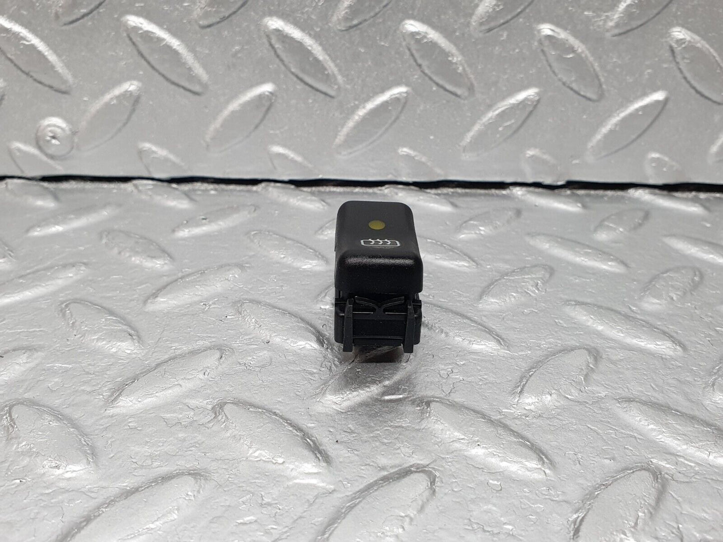 41648 Mercedes-Benz W124 200E Rear Windscreen Defroster Switch 1248201010