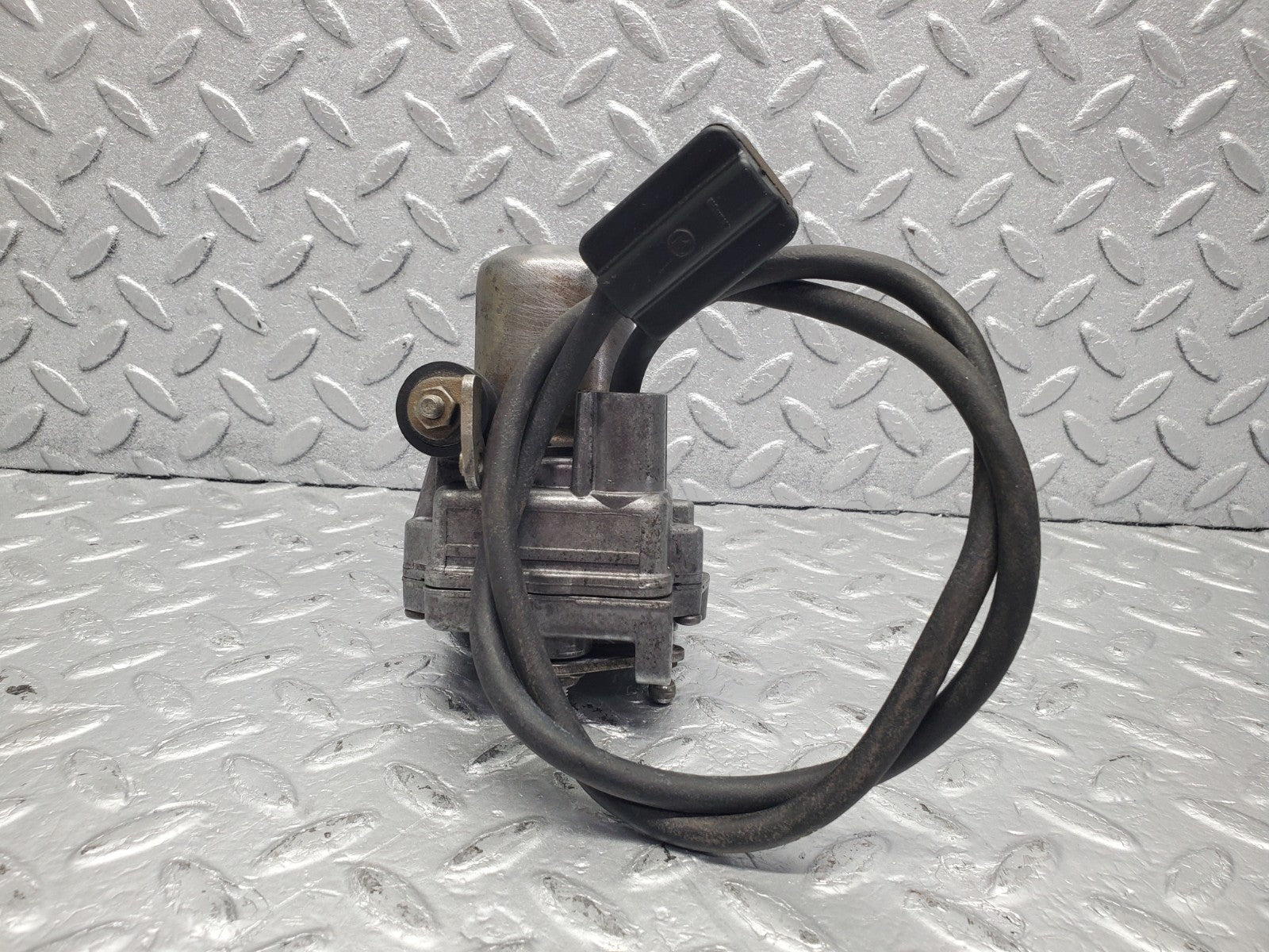 W126 Coupe cruise control actuator used OEM