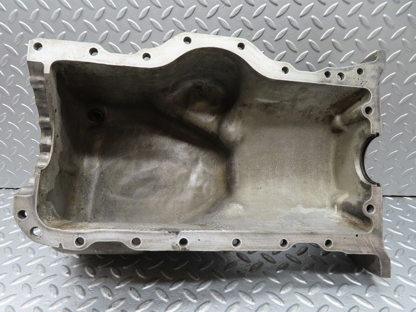 18551 Mercedes-Benz W136 170V Oil Pan Oil Sump 1810101813