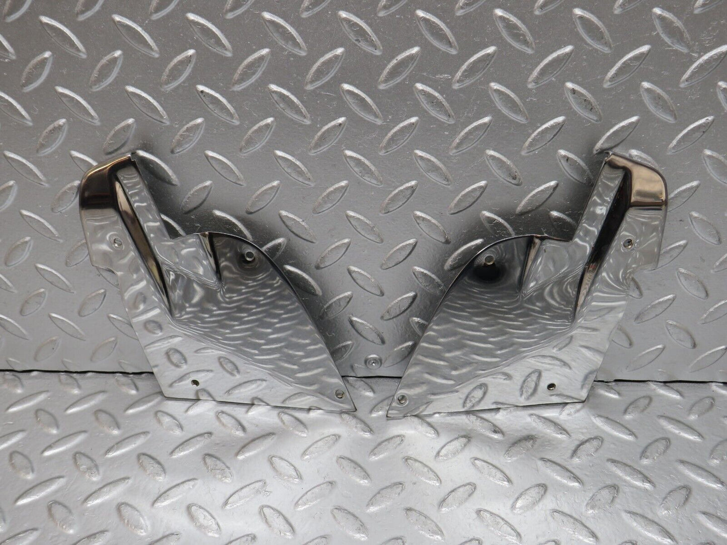 0728 Mercedes-Benz C107 350SLC Coupe B Pillar Chrome Cover  Left And Right