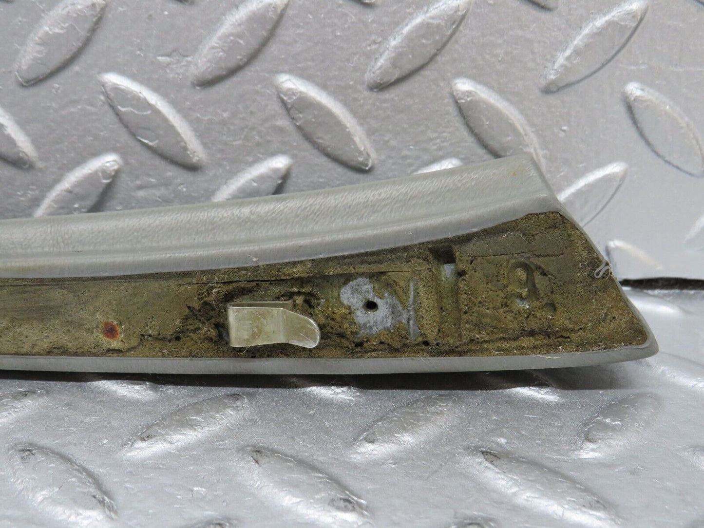 35972 Mercedes-Benz W126 420SE Front Left Door Panel Cover Grey