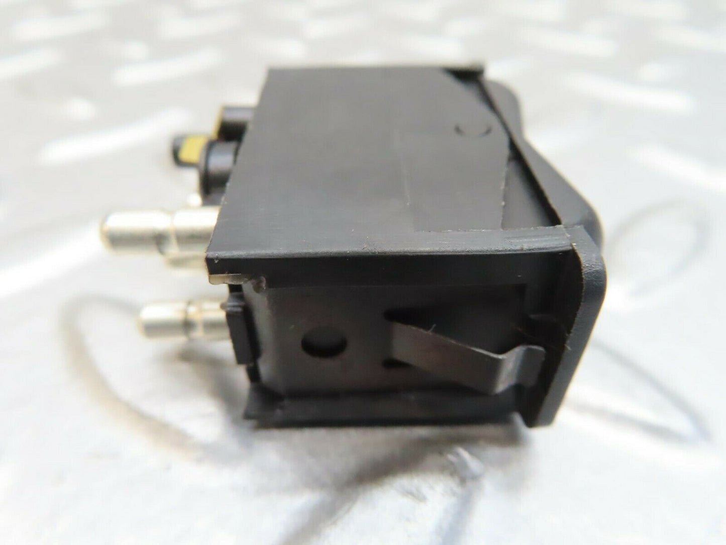 15489 Mercedes-Benz W123 230E Rear Windscreen Defroster Switch 0008206110