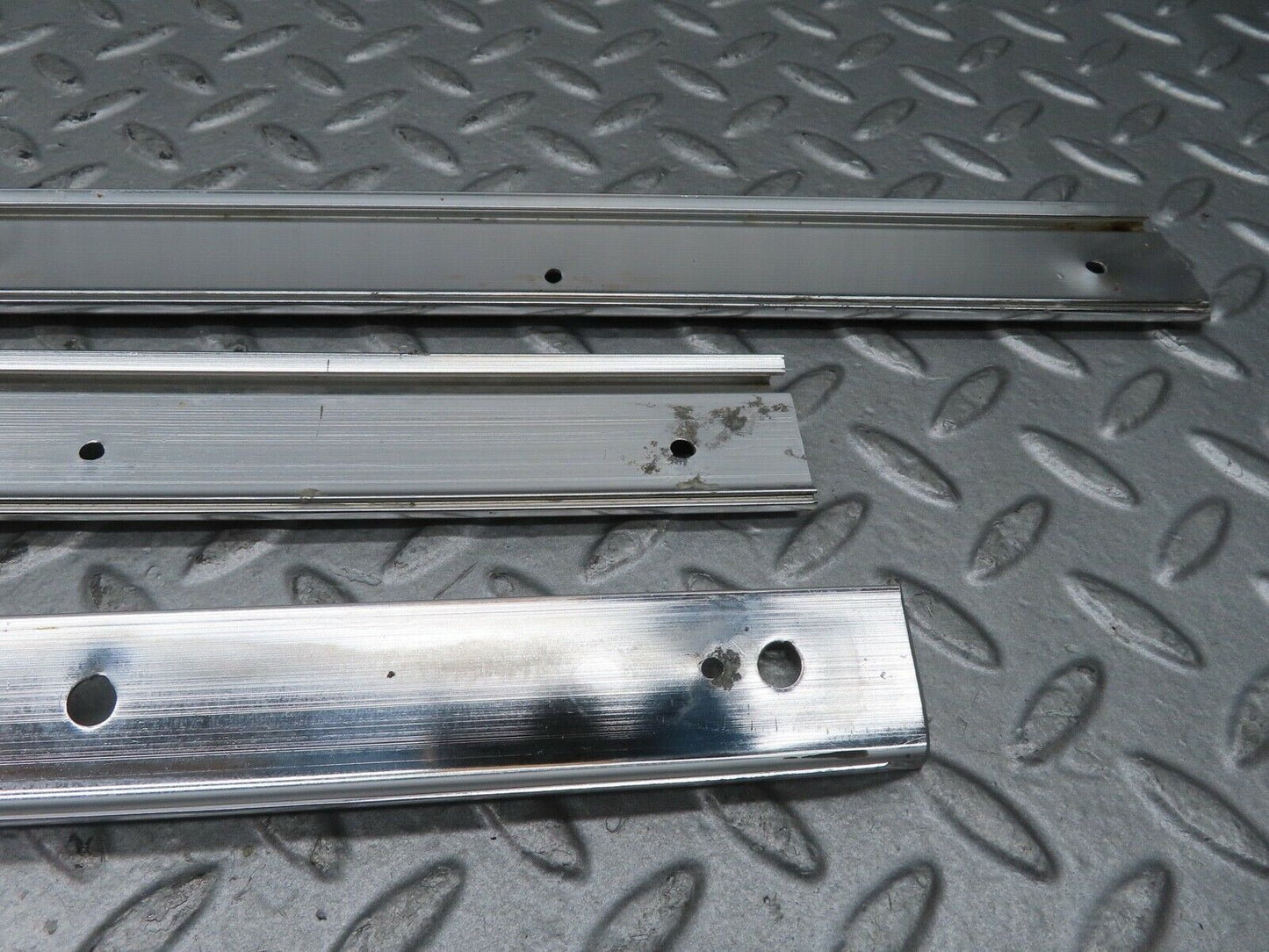 16760 Mercedes-Benz C107 380SLC Roof Chrome Moulding Trim Left Side