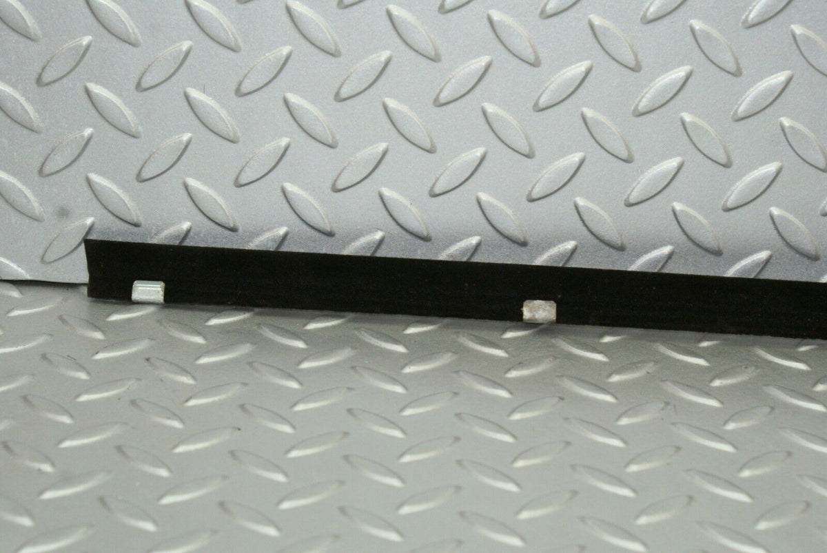 2650 Mercedes-Benz W116 350SE Glass Seal Trim Rubber Rear Right