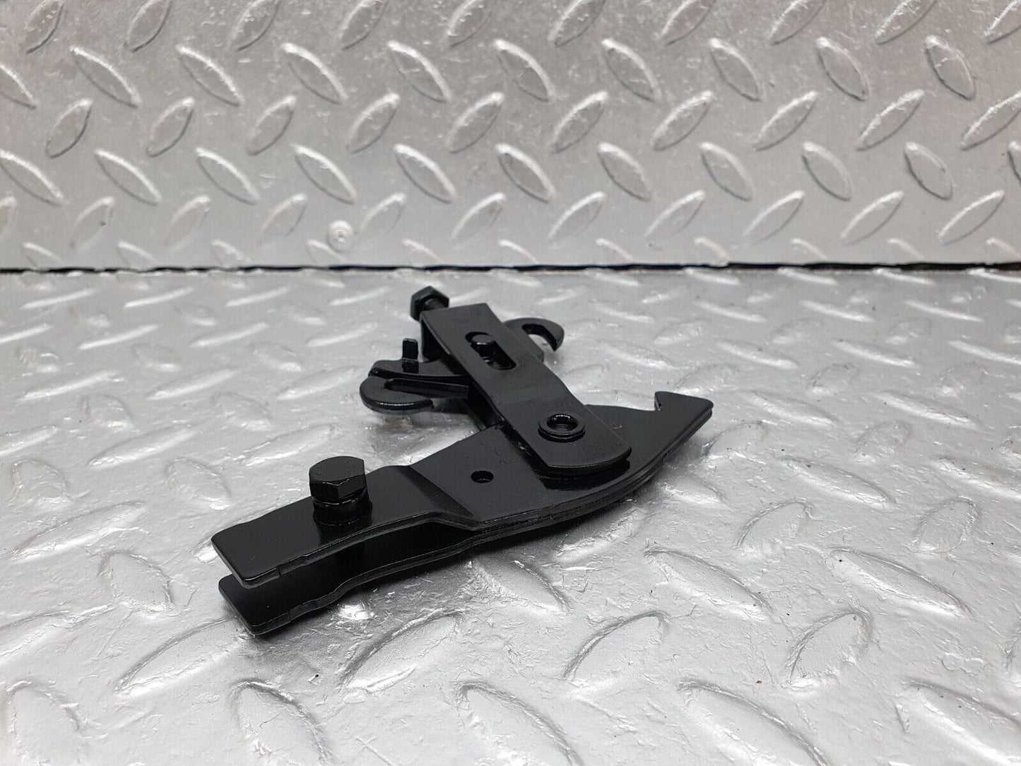 41504 Mercedes-Benz W124 200E Handbrake Adjusting Handbrake Regulator