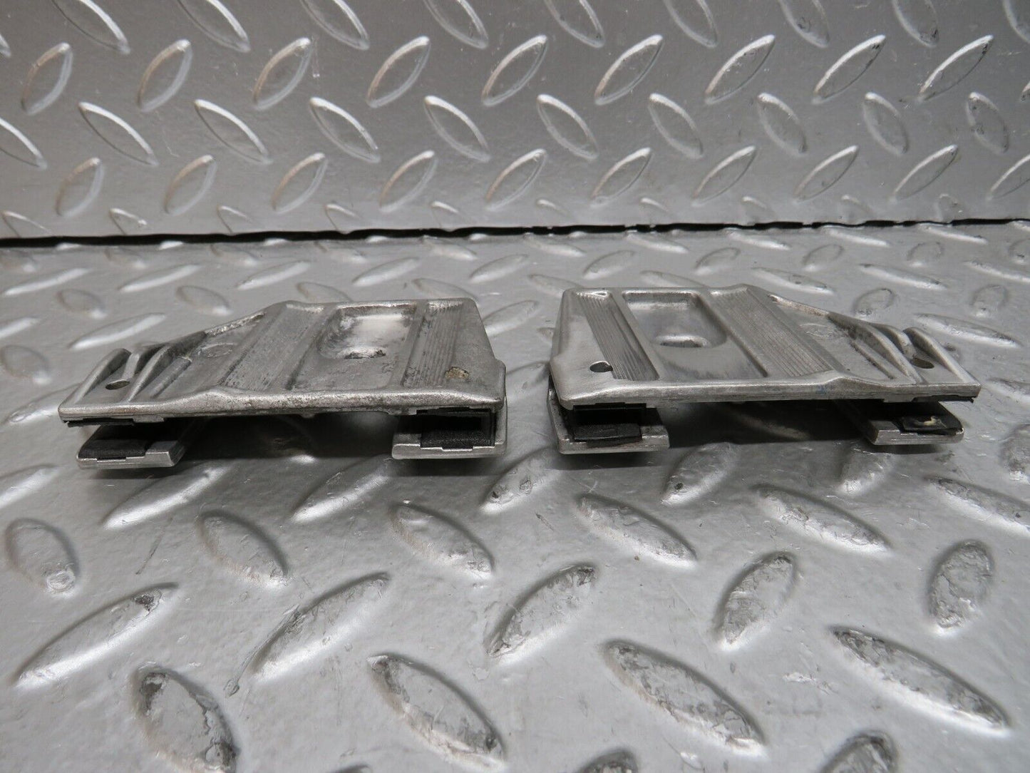 29125 Mercedes-Benz C124 320CE Window Guide Pad Pair 1247250232 1247250132