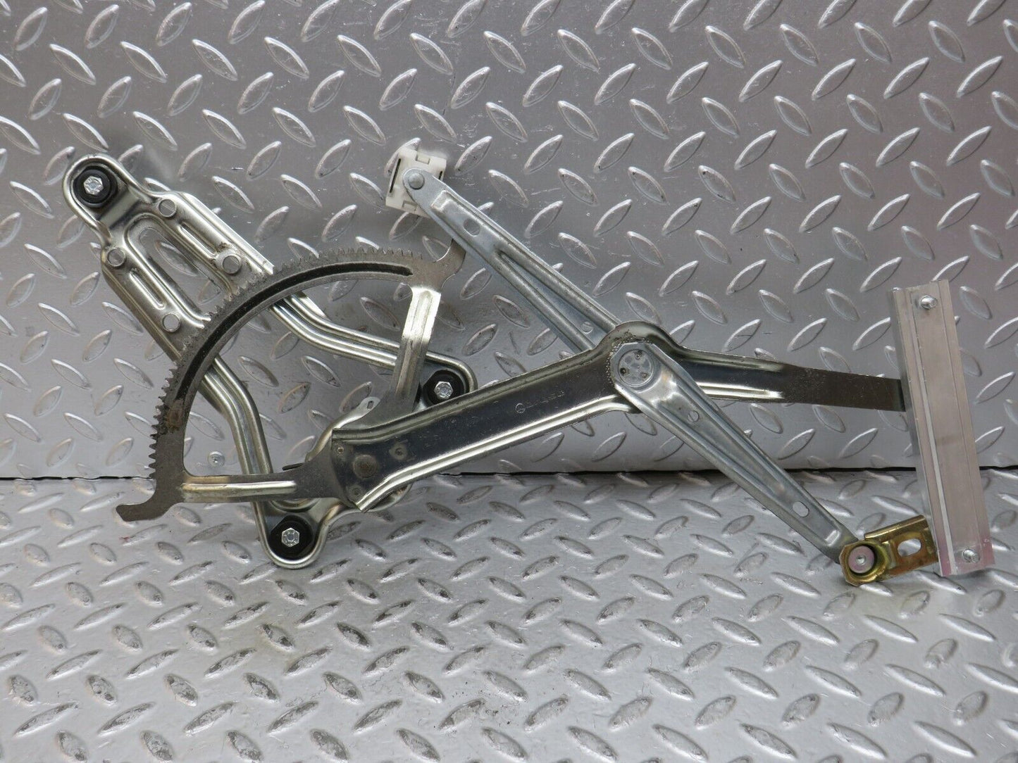 27673 Mercedes-Benz S124 300TE Wagon Front Right Power Window Regulator