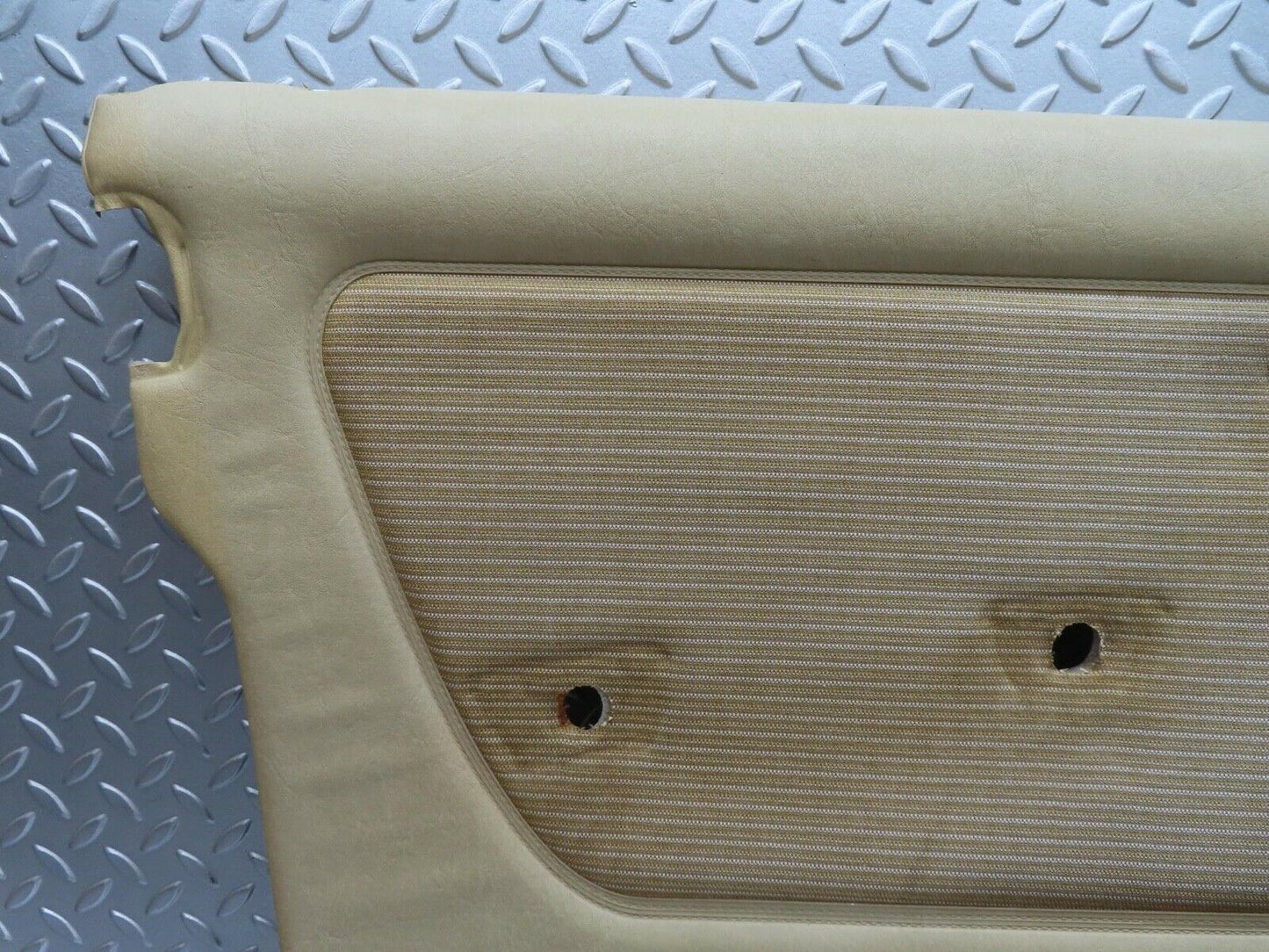 13509 Mercedes-Benz W123 200 Front Left Door Card Cream