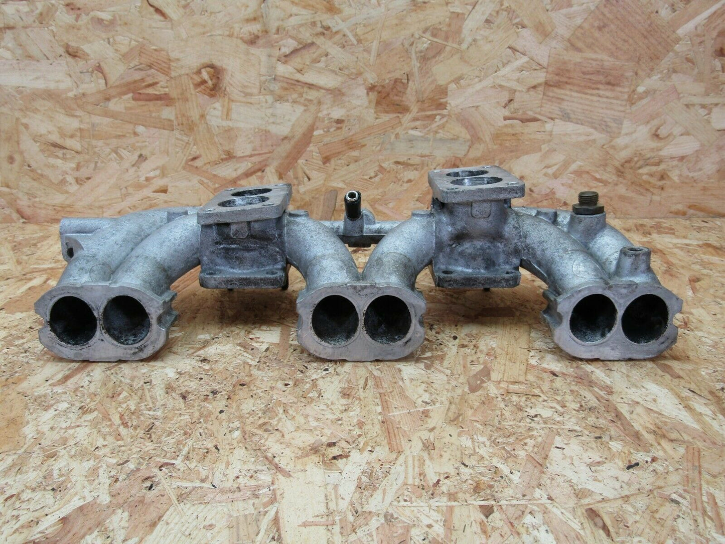 2138 Mercedes-Benz W108 280SE Air Intake Manifold  1141410001