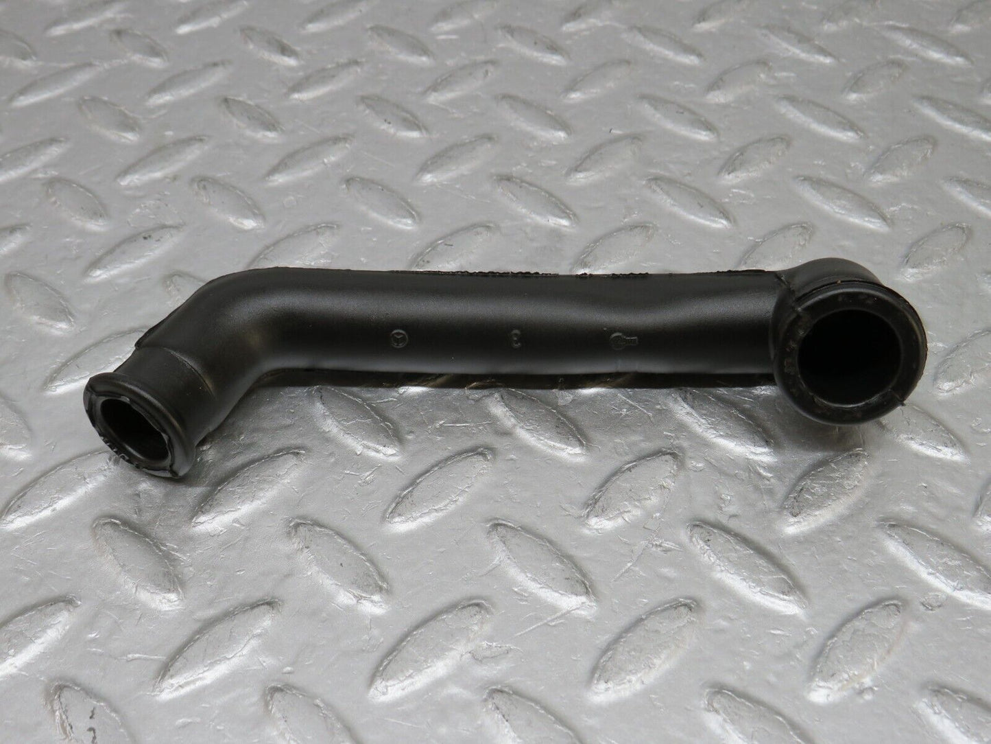 37556 Mercedes-Benz W109 300SEL Crankcase Breather Hose Pipe 1160940091
