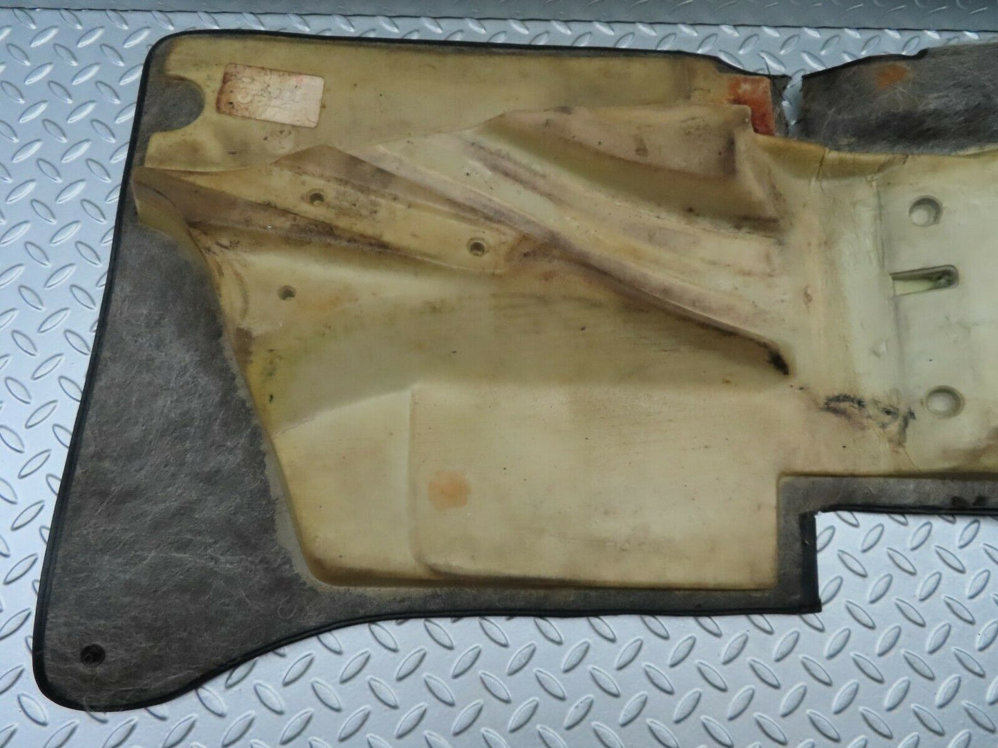 6660 Mercedes-Benz S124 E220 Wagon Front Right Driver Side Floor Carpet