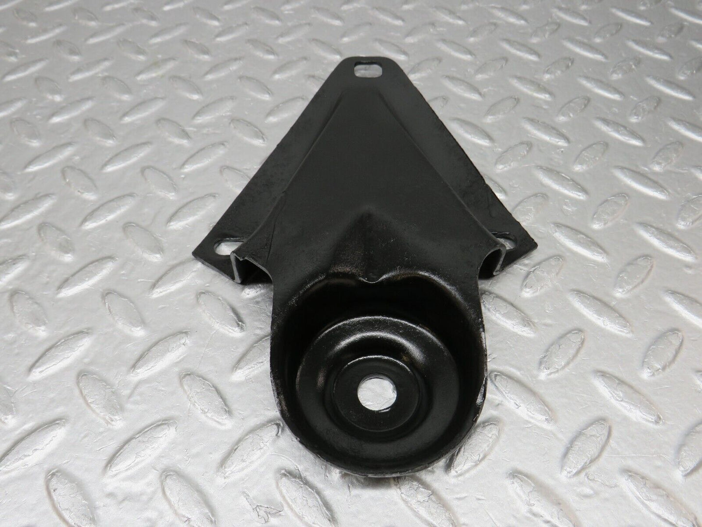 37484 Mercedes-Benz W109 300SEL Rear Suspension Axle Mounting Bracket