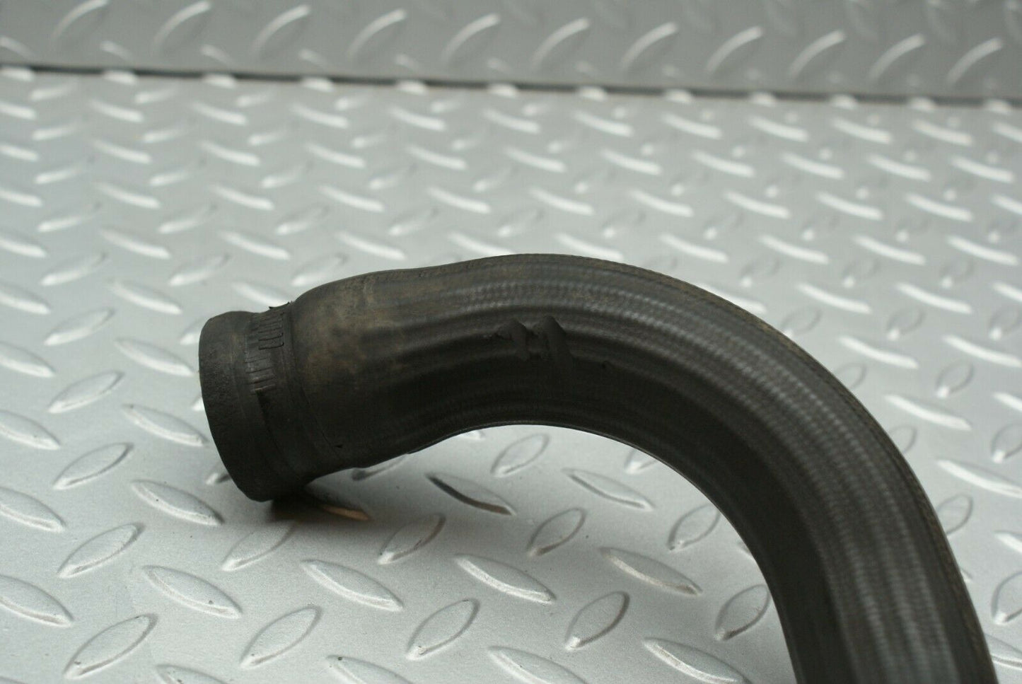 3223 Mercedes-Benz W115 220D Radiator Hose Lower Coolant Hose 1155011882