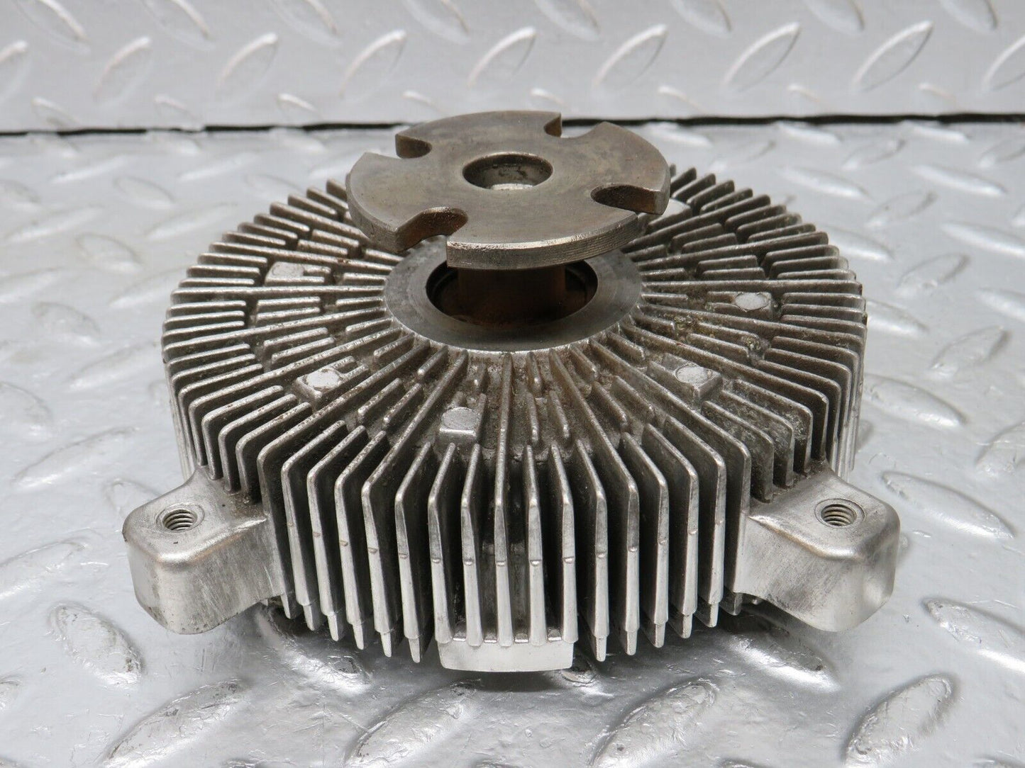 33031 Mercedes-Benz C107 R107 350 V8 Engine Cooling Fan Clutch
