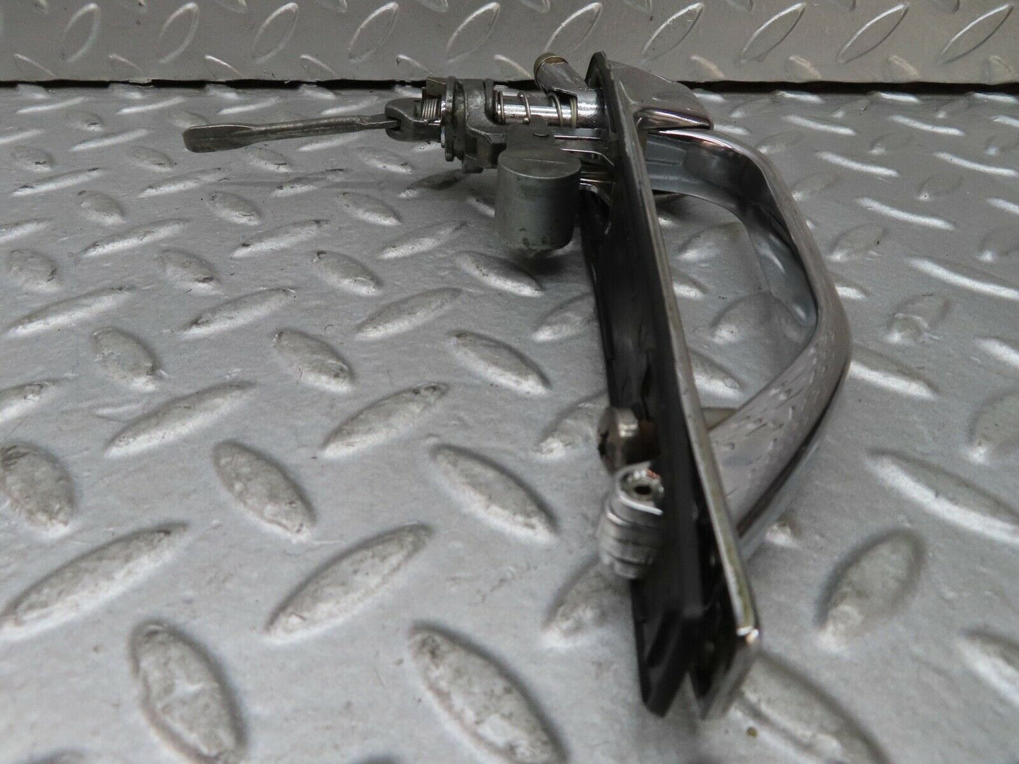 17658 Mercedes-Benz W116 450SEL Exterior Chrome Door Handle Left No Key